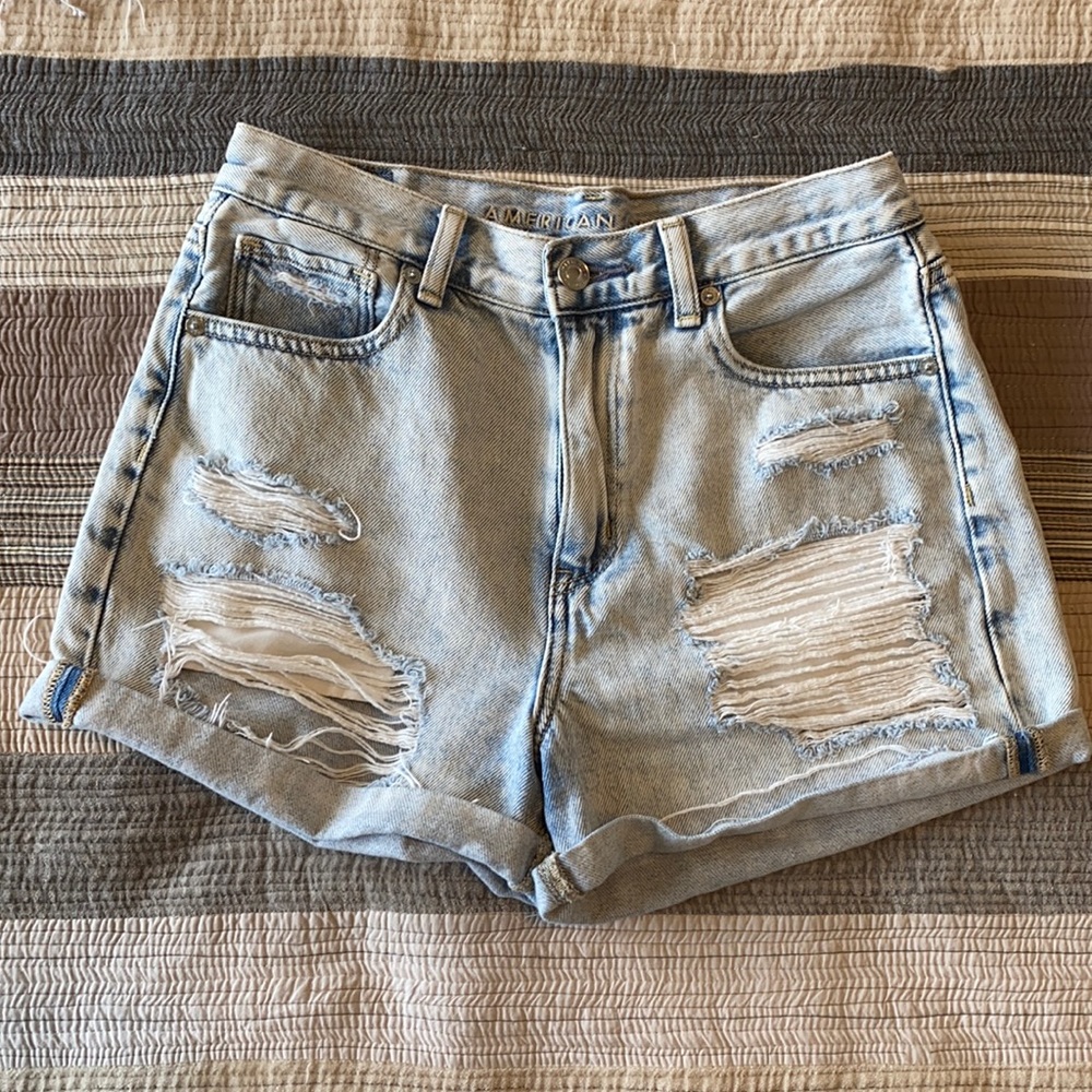 AEO “Mom Short”